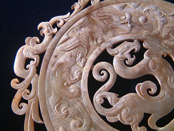 西漢白玉四靈出廓璧 (3).JPG 西漢白玉四靈出廓璧 (3).JPG