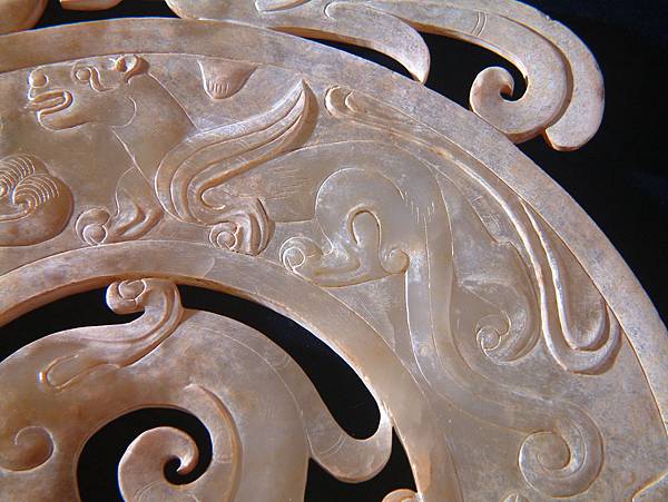 西漢白玉四靈出廓璧 (5).JPG