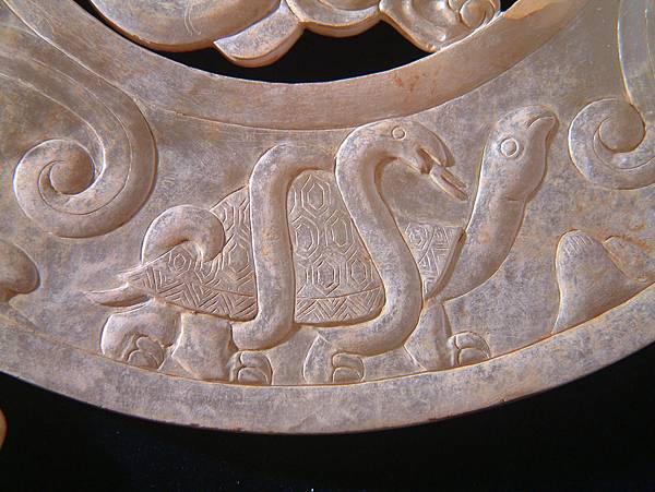 西漢白玉四靈出廓璧 (6).JPG