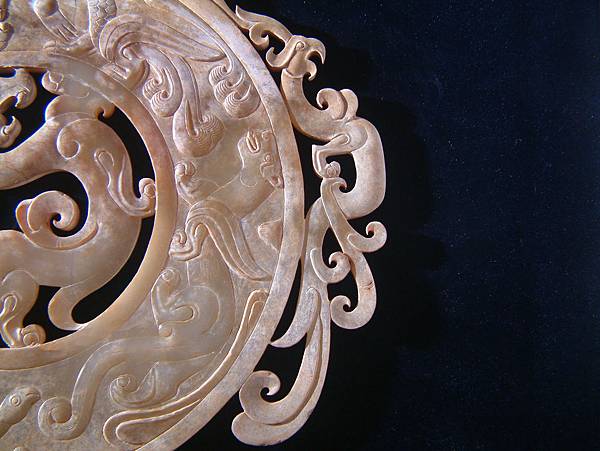 西漢白玉四靈出廓璧 (8).JPG