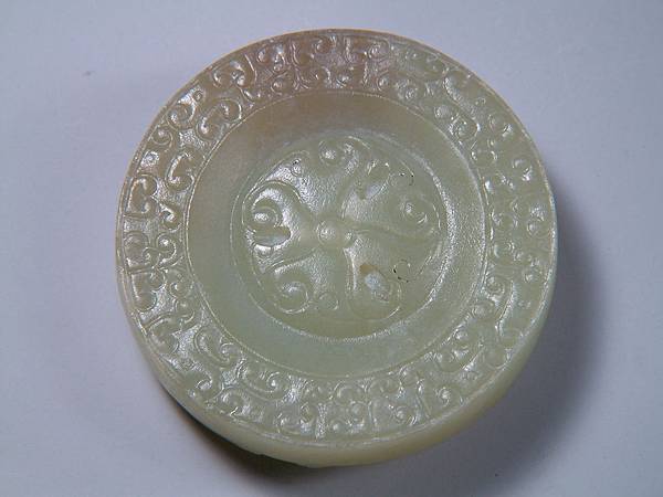 西漢青玉雙螭紋劍首 (3).JPG 西漢青玉雙螭紋劍首 (3).JPG