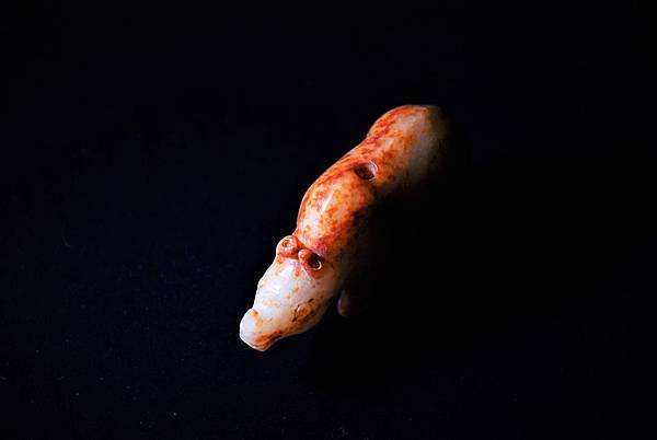 西周白仔兒玉犀牛珮 (6).JPG 西周白仔兒玉犀牛珮 (6).JPG