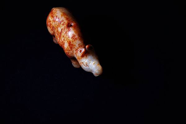 西周白仔兒玉犀牛珮 (7).JPG 西周白仔兒玉犀牛珮 (7).JPG