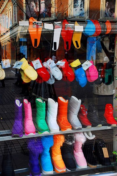 中央大街上的棉鞋手套店.jpg