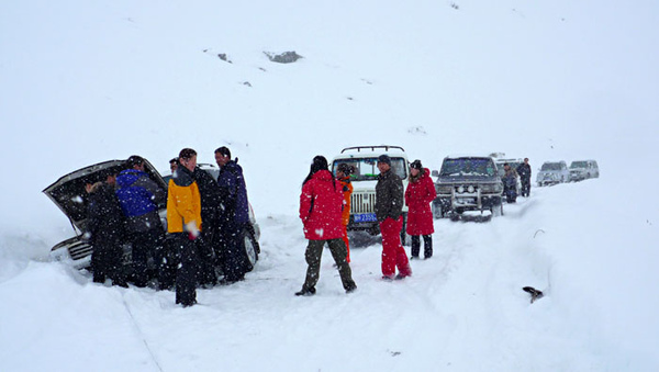 風雪中陷車.JPG