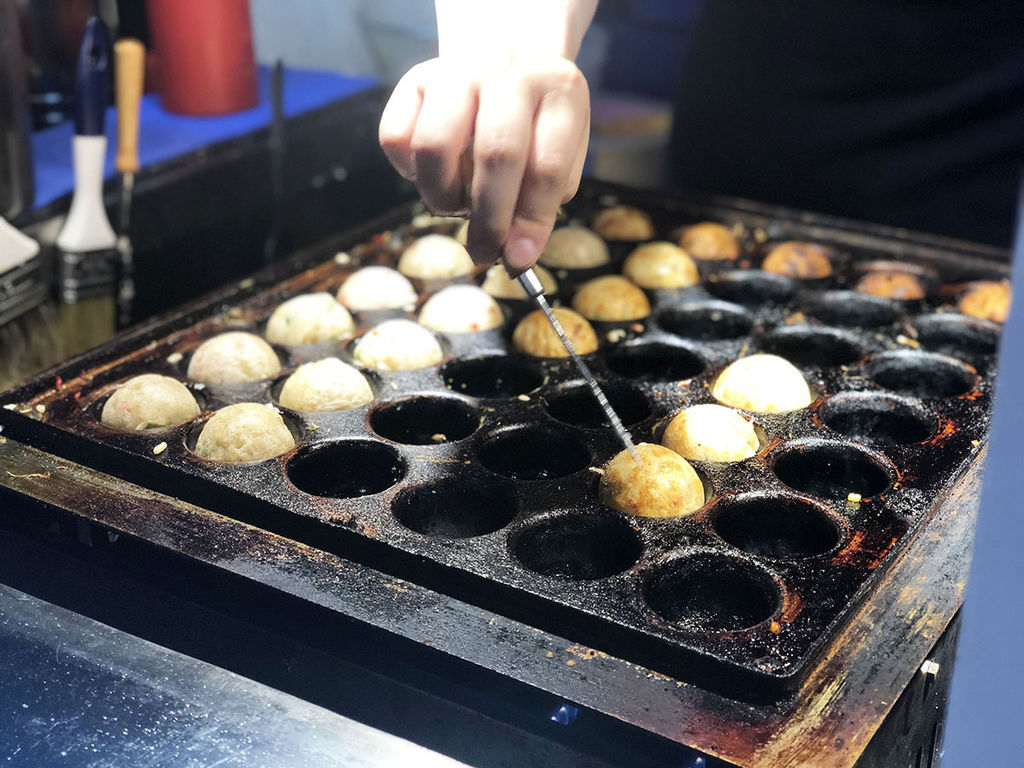 已歇業 食記 台北松山 松山站 饒河夜市 花匠章魚燒專門店 創意十足的超狂起司章魚燒 招牌明太子章魚燒 狐狸出走中