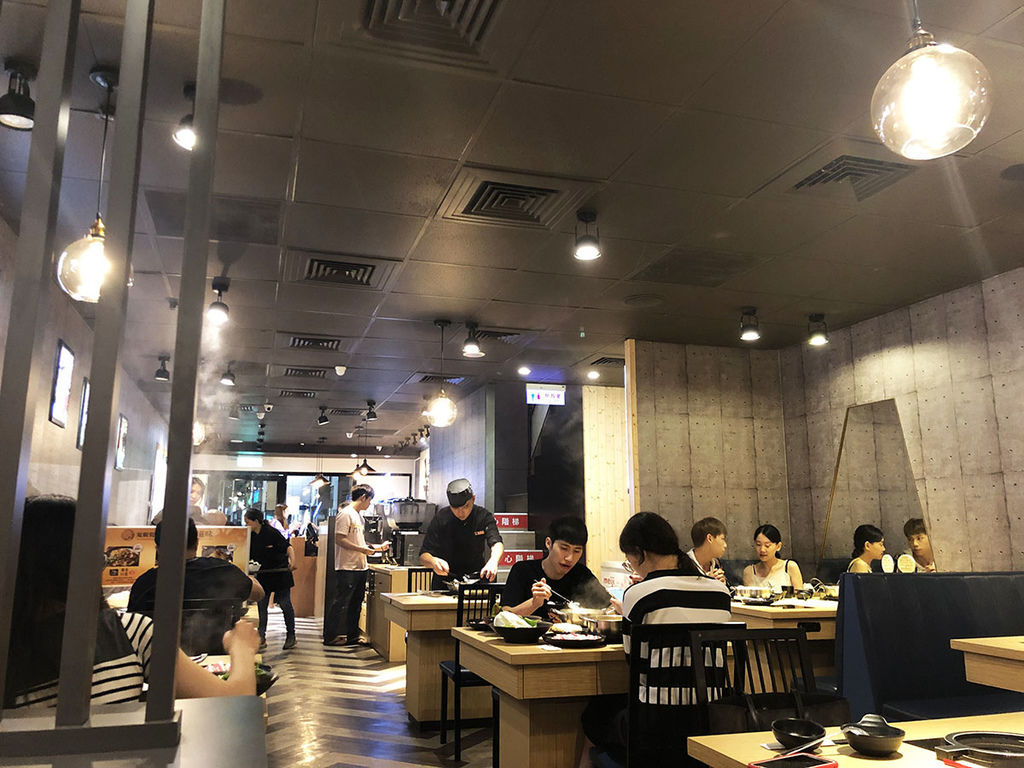 鬼椒一番鍋板橋店_用餐區_192314.JPG