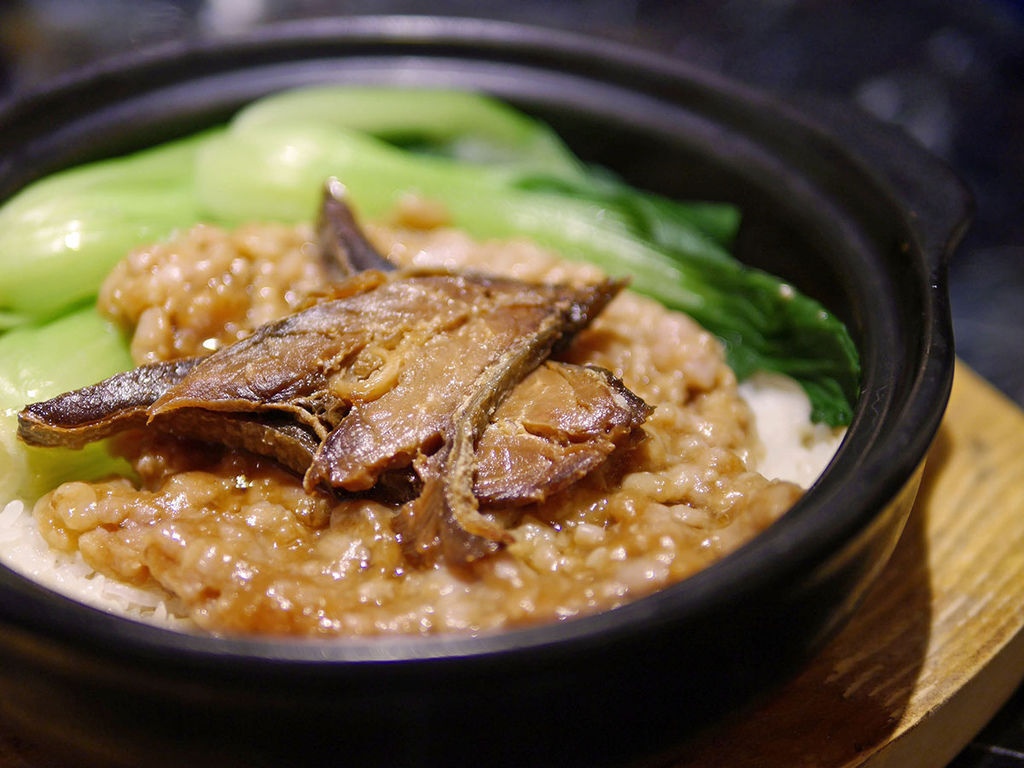 川川港式茶餐廳_鹹魚肉餅煲仔飯_201627.JPG