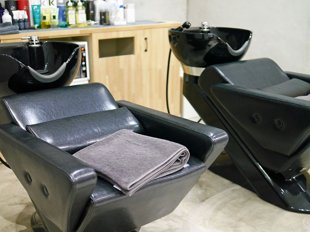 天井 Hair Salon_洗髮座位區_155456.JPG