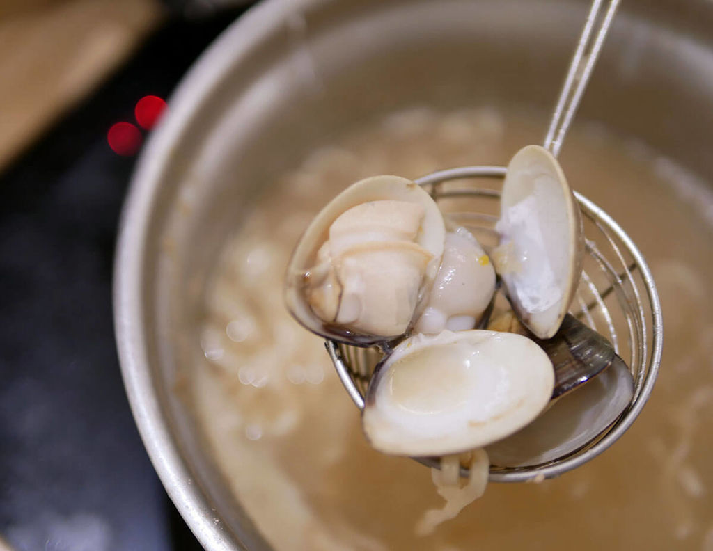 饕飽精緻鍋物_海鮮總匯_蛤蜊_205850.JPG