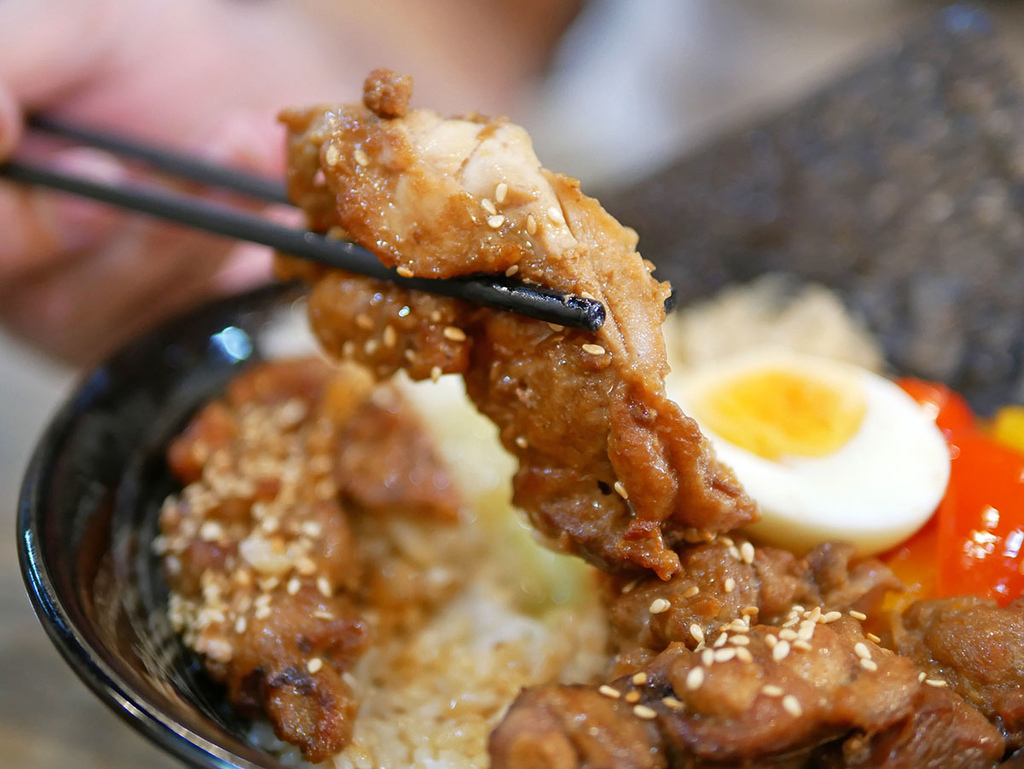 職人雙饗丼_醬燒雞腿丼_133802.JPG