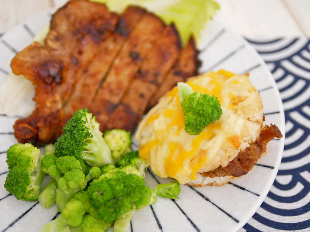 喜生米漢堡_日式牛丼_焗烤米漢堡_配菜_000301.JPG