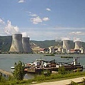 里昂南下亞維儂途中，發現位於隆河旁的法國核能發電場