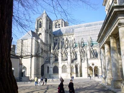 法國中心的Cathedrale -Etienne大教堂