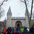 走過約200m長的林蔭道,就會到達第二道門-崇敬之門(Babusselam Gate),穿過這道門後,也就進入蘇丹們的生活區了