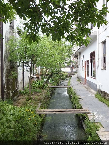 寧靜的後巷,似乎更能感受到江灣古鎮的風情