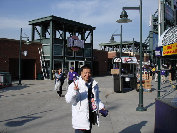 在Coors Field 的中外野步道