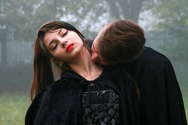 vampire-1016196_960_720.jpg vampire-1016196_960_720.jpg