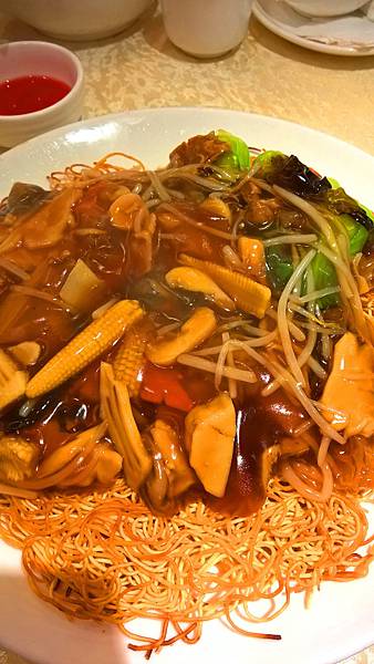 Fried noodle with vegetable (2).jpg