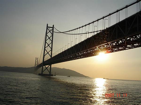 橋上的夕陽01