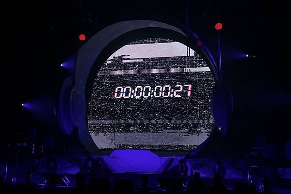 宇宙人010倒數.jpg 宇宙人010倒數.jpg