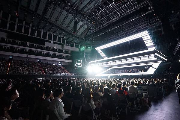 Cheer-001.JPG Cheer-001.JPG