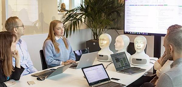 interviewer-tengai-robots-2.jpg interviewer-tengai-robots-2.jpg