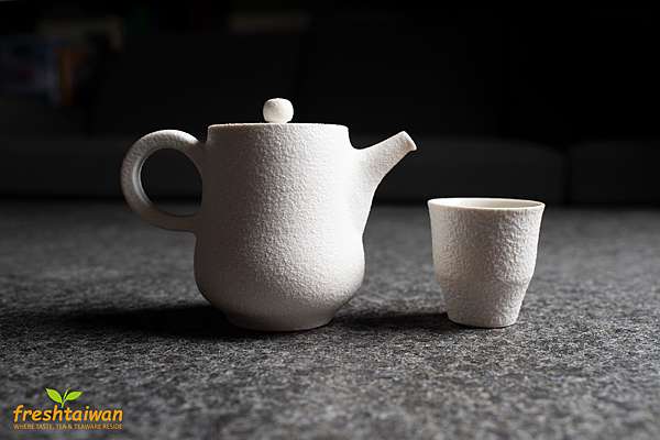 常用茶器茶具介紹 茶壺壺承茶海茶盤聞香杯茶杯杯托茶濾茶罐茶荷水方茶則茶針茶夾茶漏茶巾評鑑杯組 Freshtaiwan 茶行 手工茶壺 茶具配件 鑄鐵壺的部落格