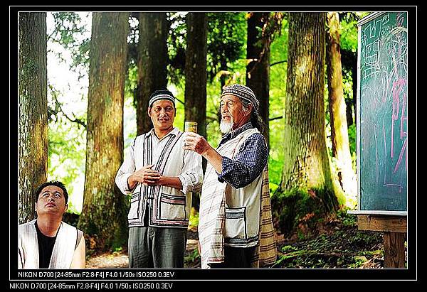 nEO_IMG_達利老爹以太雅族傳統的歡迎儀式歡迎我們的到來.jpg