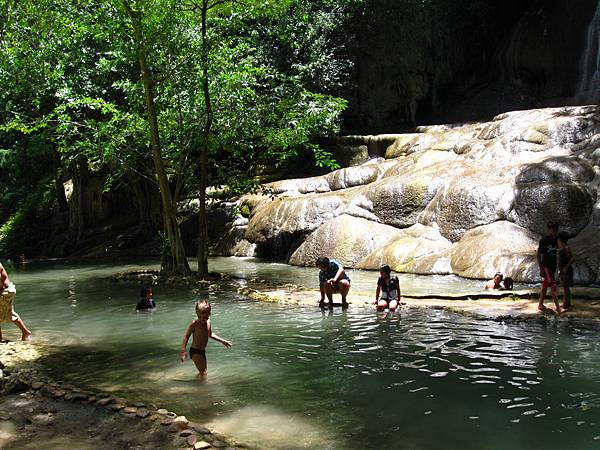 Sai Yok Noi Waterfall