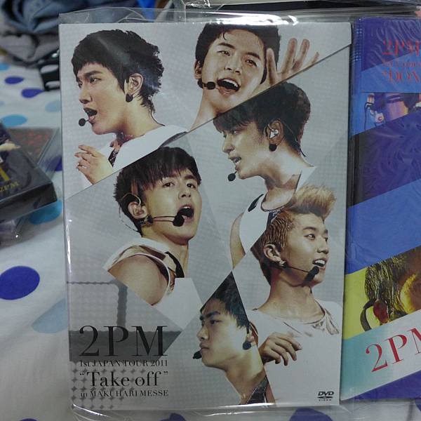 32) 2PM 1st concert in Seoul "Don't stop, Can't stop"- $1000含郵 (原價約2500元)