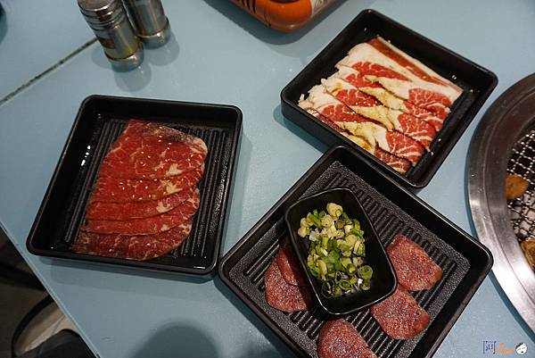 <新北汐止餐廳> 熊老大炭烤 火烤雙吃吃到飽 啤酒無限暢飲 <新北汐止餐廳> 熊老大炭烤 火烤雙吃吃到飽 啤酒無限暢飲