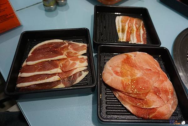 <新北汐止餐廳> 熊老大炭烤 火烤雙吃吃到飽 啤酒無限暢飲 <新北汐止餐廳> 熊老大炭烤 火烤雙吃吃到飽 啤酒無限暢飲