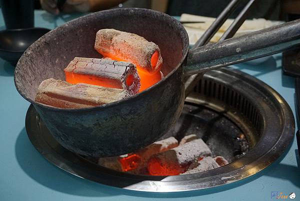 <新北汐止餐廳> 熊老大炭烤 火烤雙吃吃到飽 啤酒無限暢飲 <新北汐止餐廳> 熊老大炭烤 火烤雙吃吃到飽 啤酒無限暢飲