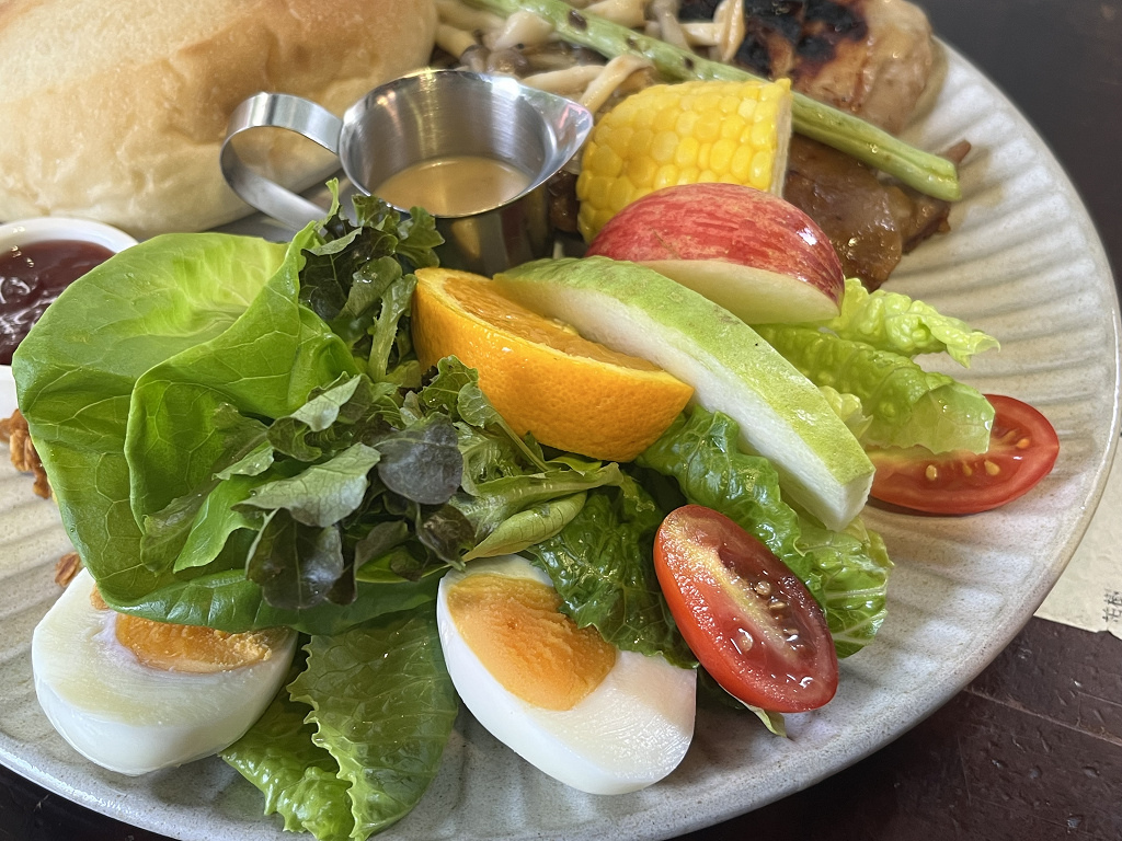 {汐止美食餐廳}二訪巷弄中的早午餐美食，這次點了好多來吃啊-