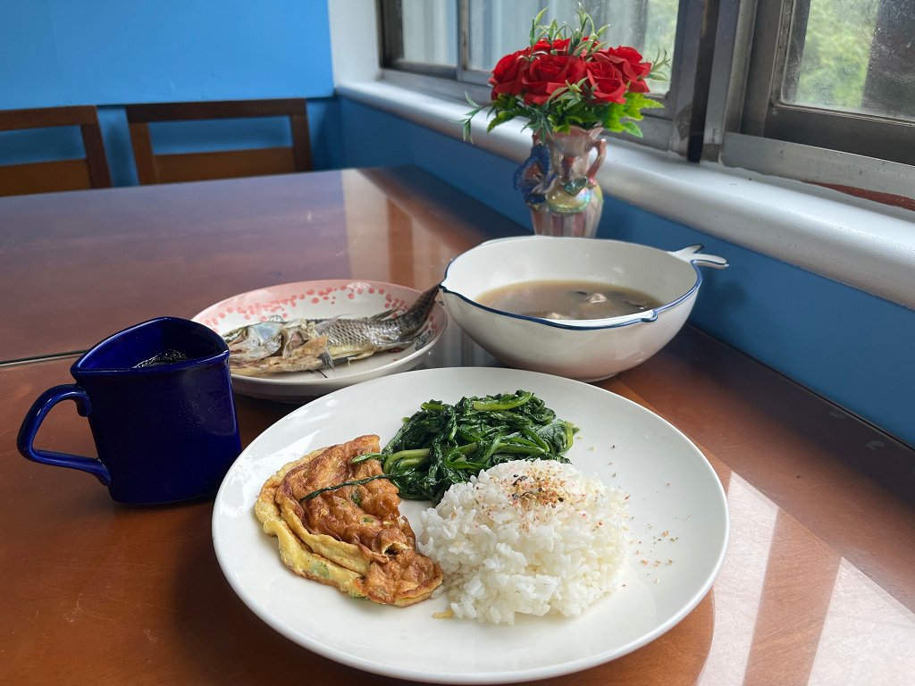 {萬里美食餐廳}鳳姐豐生魚場｜來去山間看風景吧，溜下山就到海