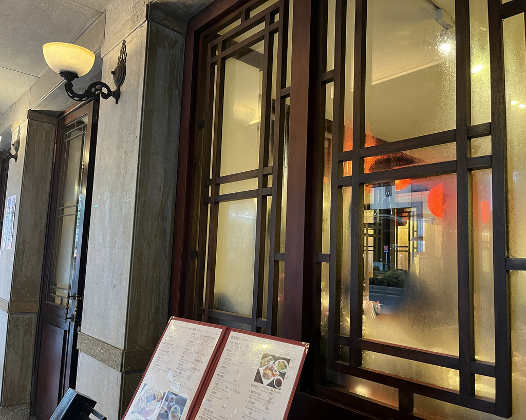 {內湖餐廳}讓消失的笑容起死回生的上海老餐館｜溢香園餐廳成功