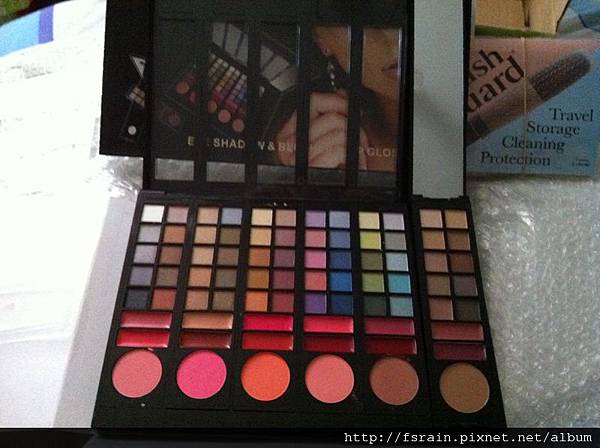 IS'MINE Professional Makeup Kit