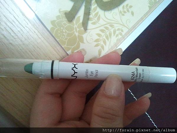 NYX Jumbo Eye Pencil-624A Rocky Moutain Green3