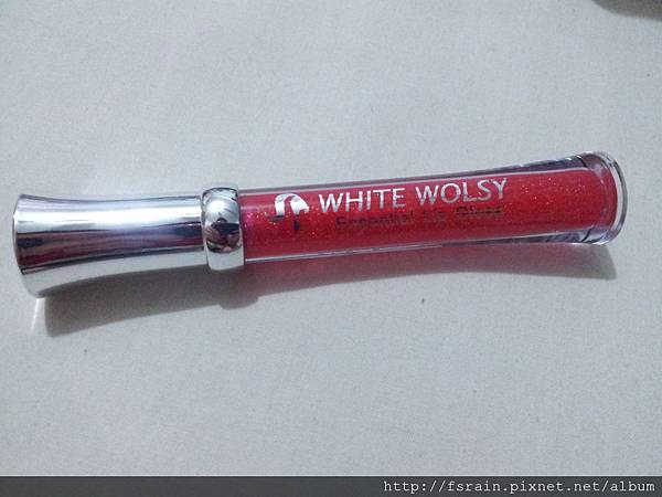 Julia White Wolsy Lipgloss-J05 Soft Red1