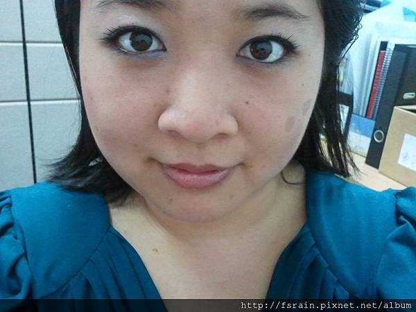 Office Week LOTD-21Mar12-AmuSe Big Fan Makeup Kit-Blue5