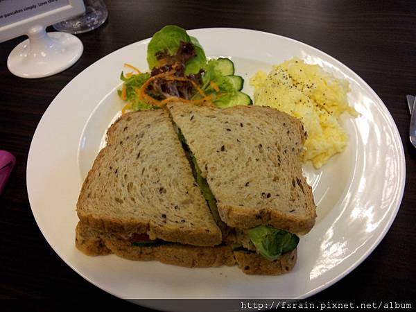 20120312-Pancakes-Tuna Sandwich