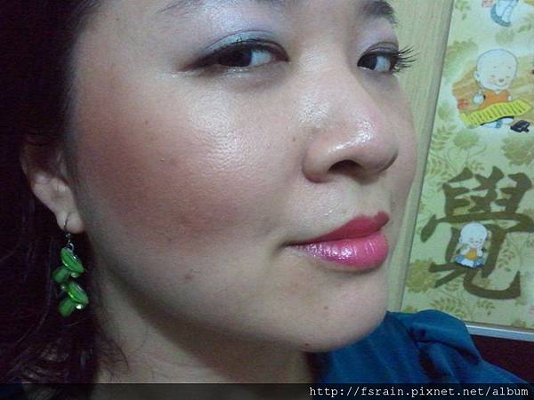 Office Week Series-17 May 2012-AmuSe Big Fan makeup Kit-Blushers swatched-right cheek darker shade