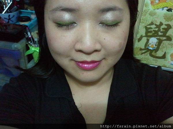 Office Week Series-25 May 2012-72 Glitter Palette Neutral Shimmer with Lime Green Liner-2