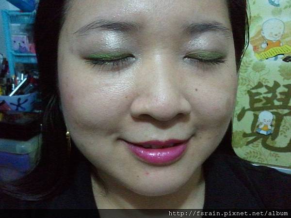 Office Week Series-25 May 2012-72 Glitter Palette Neutral Shimmer with Lime Green Liner-4