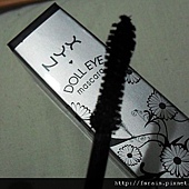 NYX Doll Eye Mascara-DE02 Volume Extreme Black-4