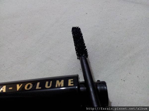 Loreal-UltraVolumeCollageneMascara-11