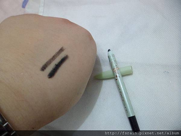 TheFaceShop-Shimmer Liner Pencil-Black-04-swatch