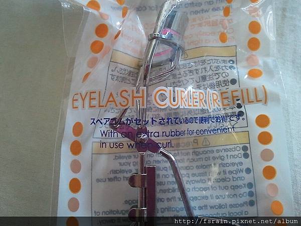 Daiso Eyelash Curler wRefill-02