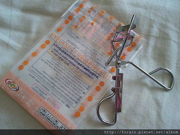 Daiso Eyelash Curler wRefill-04